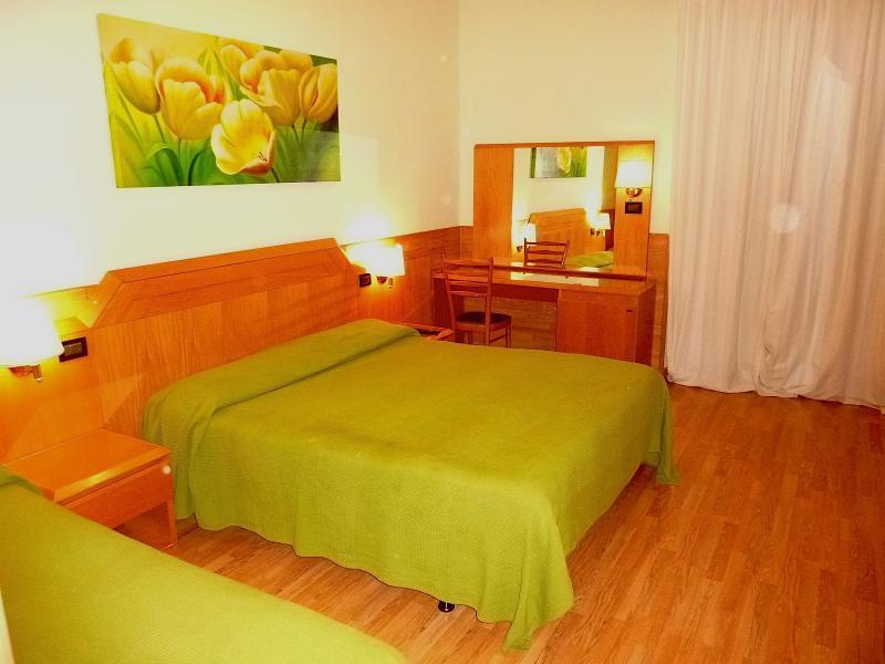 Hotel Louisiana Рим Экстерьер фото