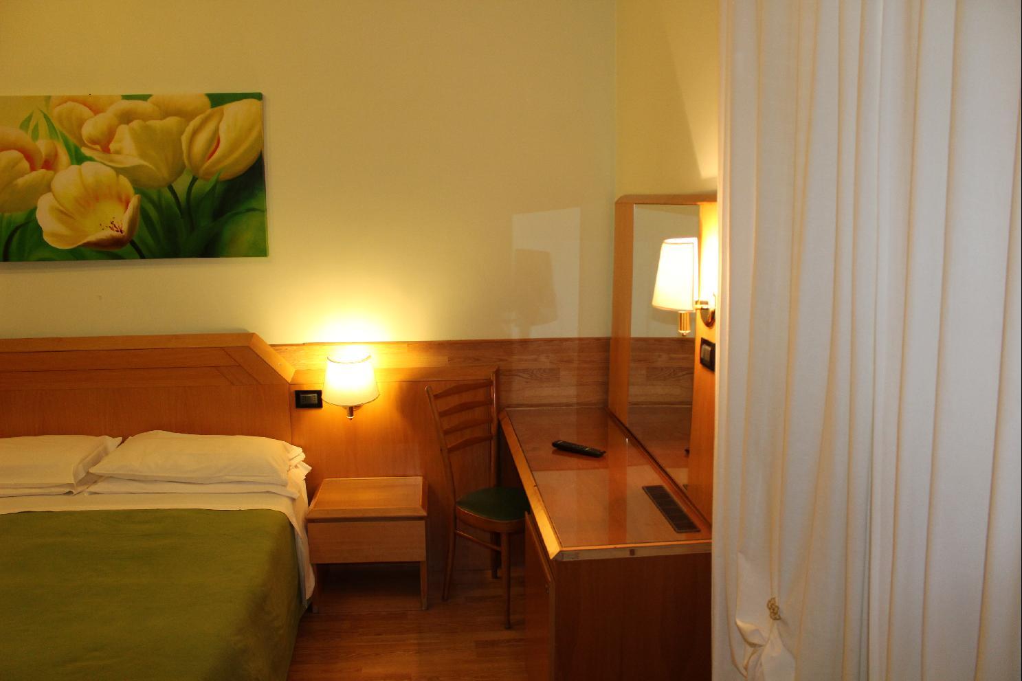 Hotel Louisiana Рим Экстерьер фото